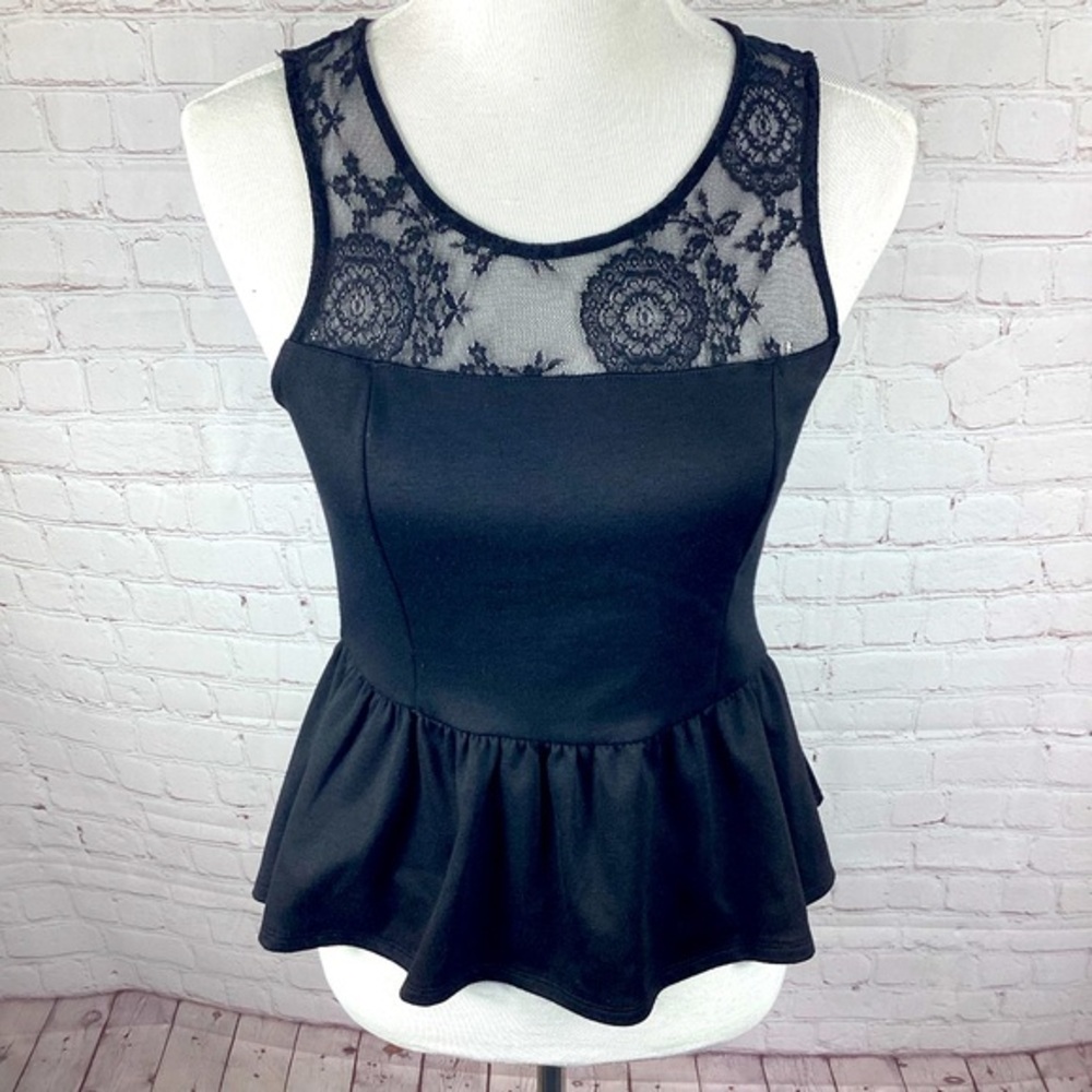 Monteau Black Lace Peplum Top Sleeveless Scoop Neck Women’s‎ Size Medium
